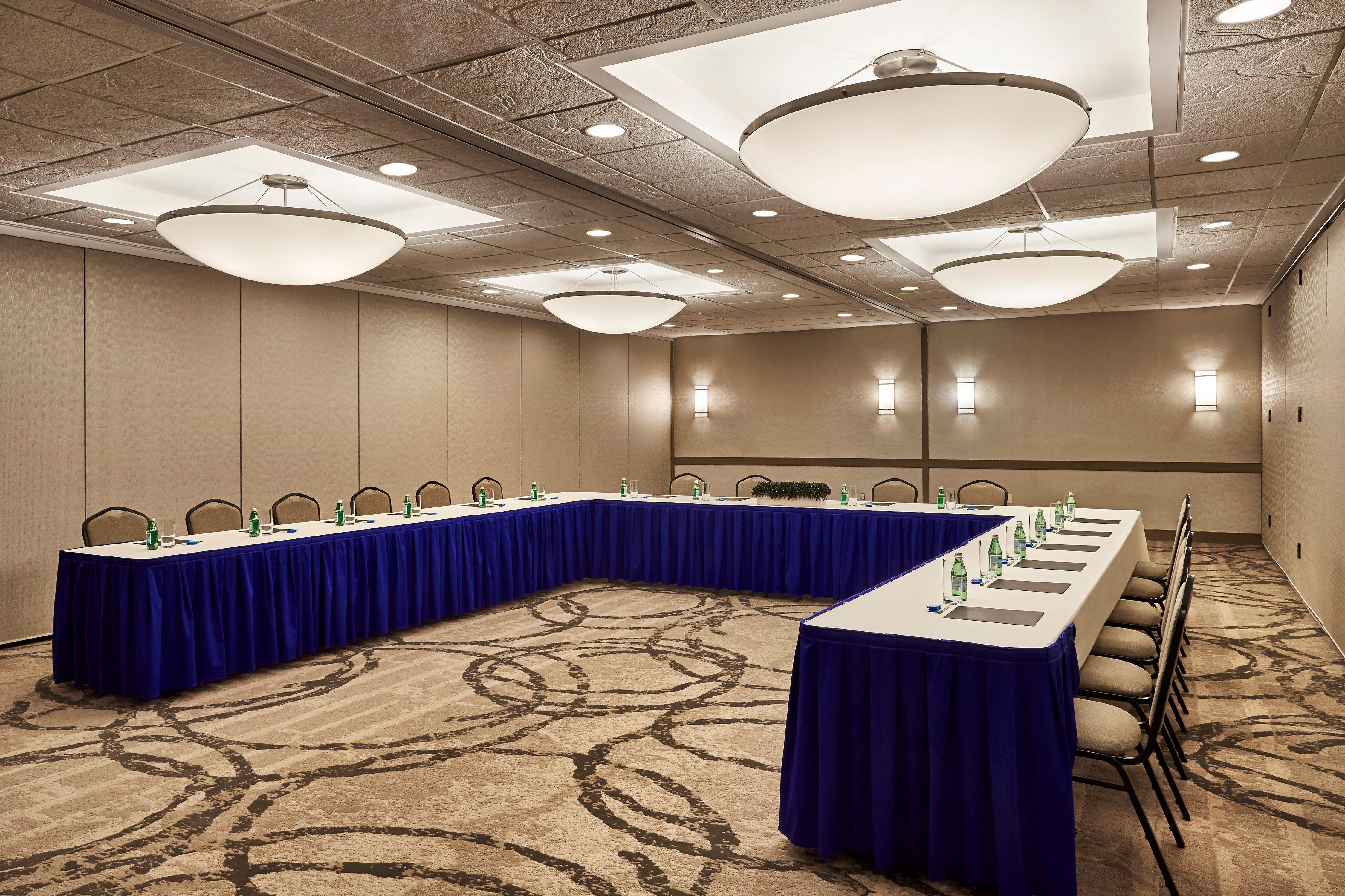 Holiday Inn Alexandria At Carlyle By Ihg Екстер'єр фото