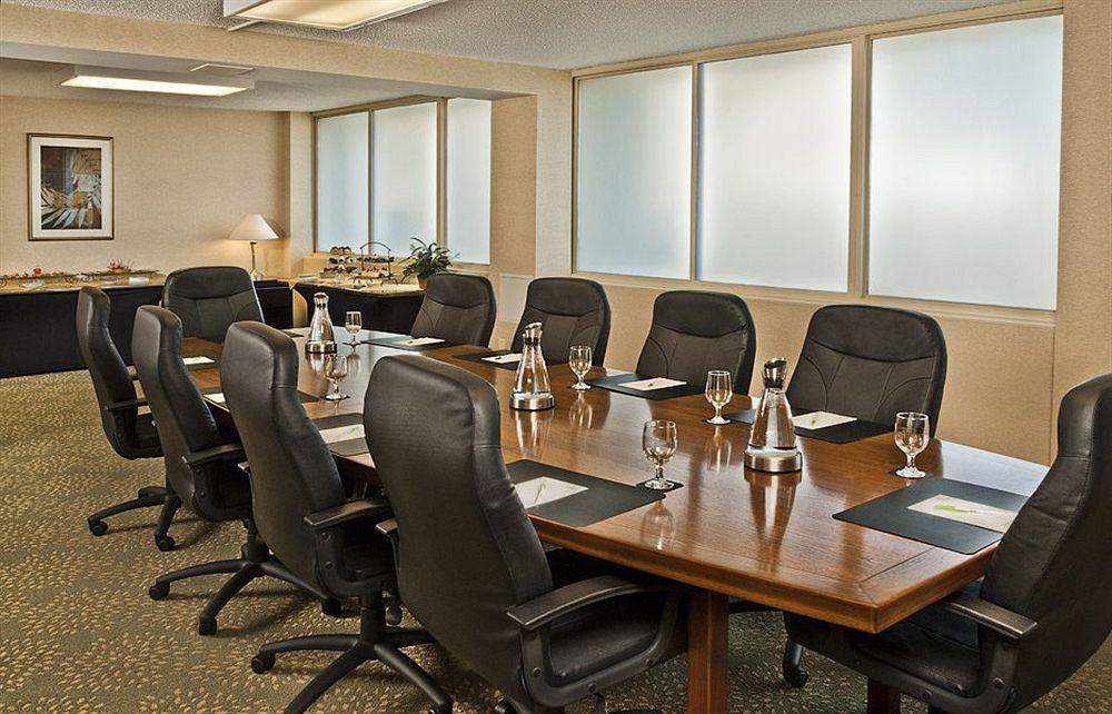 Holiday Inn Alexandria At Carlyle By Ihg Екстер'єр фото